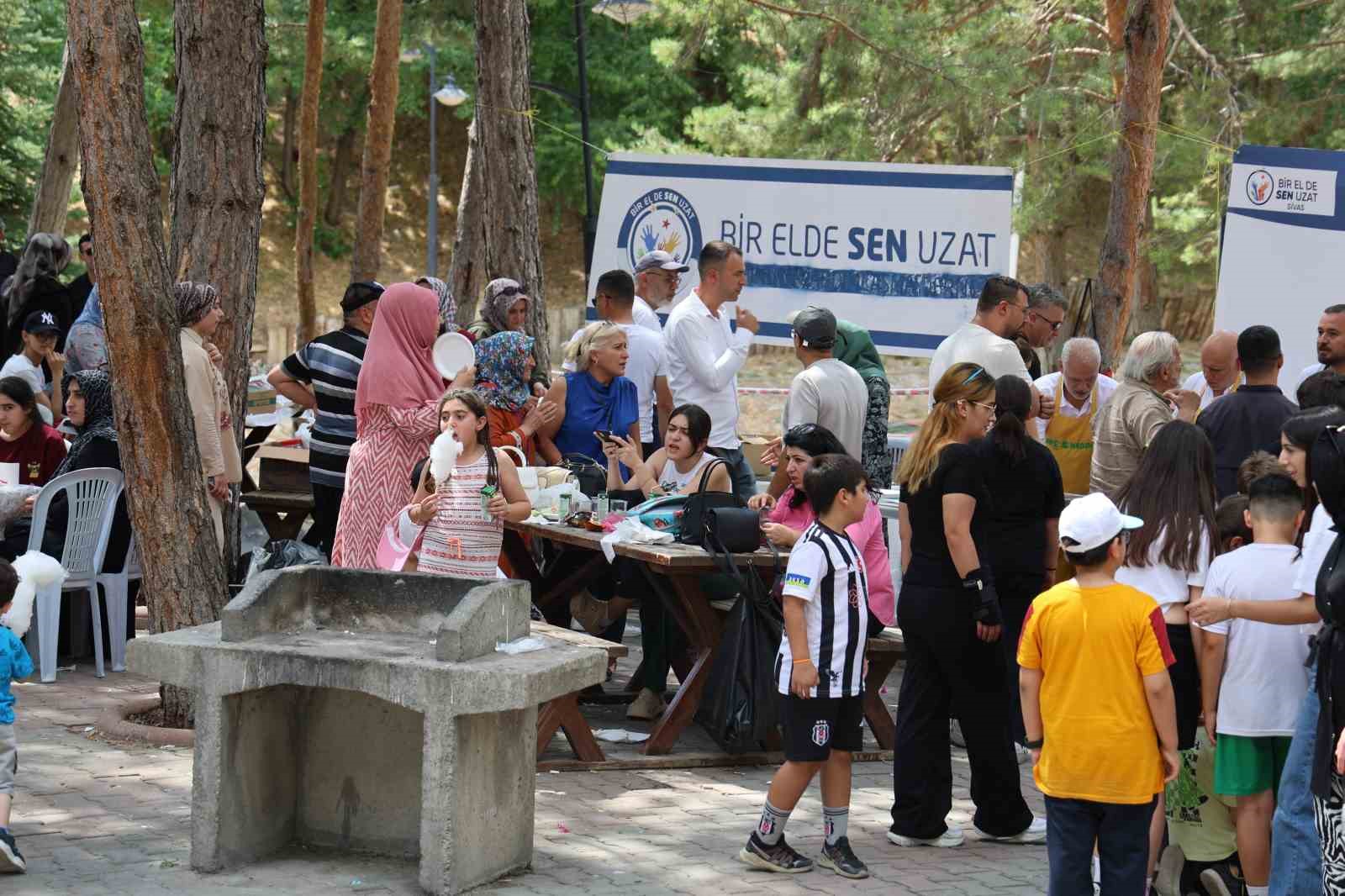 Yetim ve öksüz çocuklar için eğlence