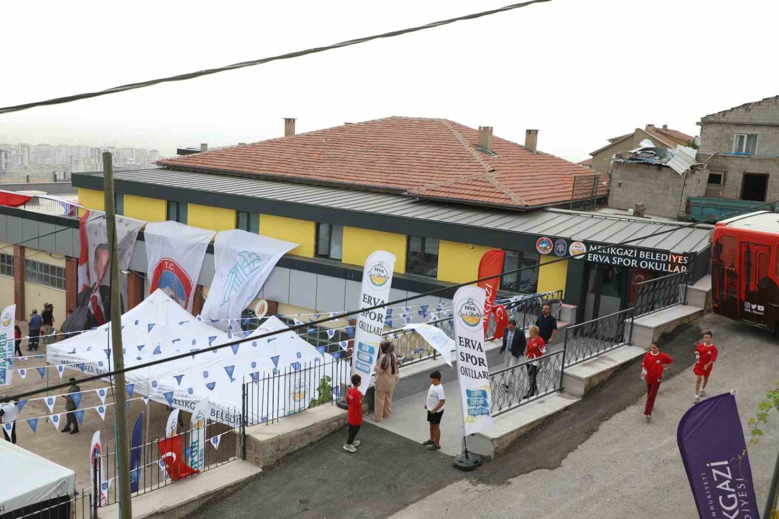 Melikgazi Belediyesi Mimarsinan Erva Spor Okulları açıldı