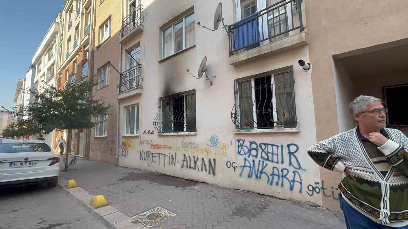 Zemin dairede yangın &ccedil;ıktı, 4 katlı bina boşaltıldı
