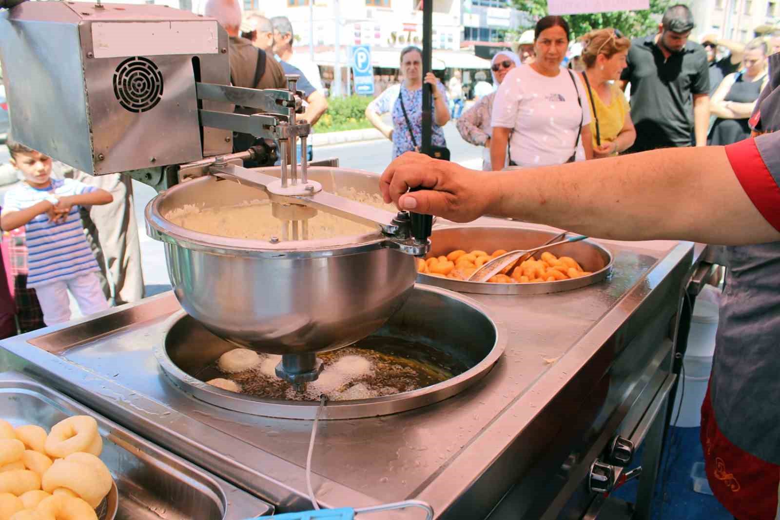 Muğla&rsquo;da lokma hayrı geleneği s&uuml;rd&uuml;r&uuml;l&uuml;yor
