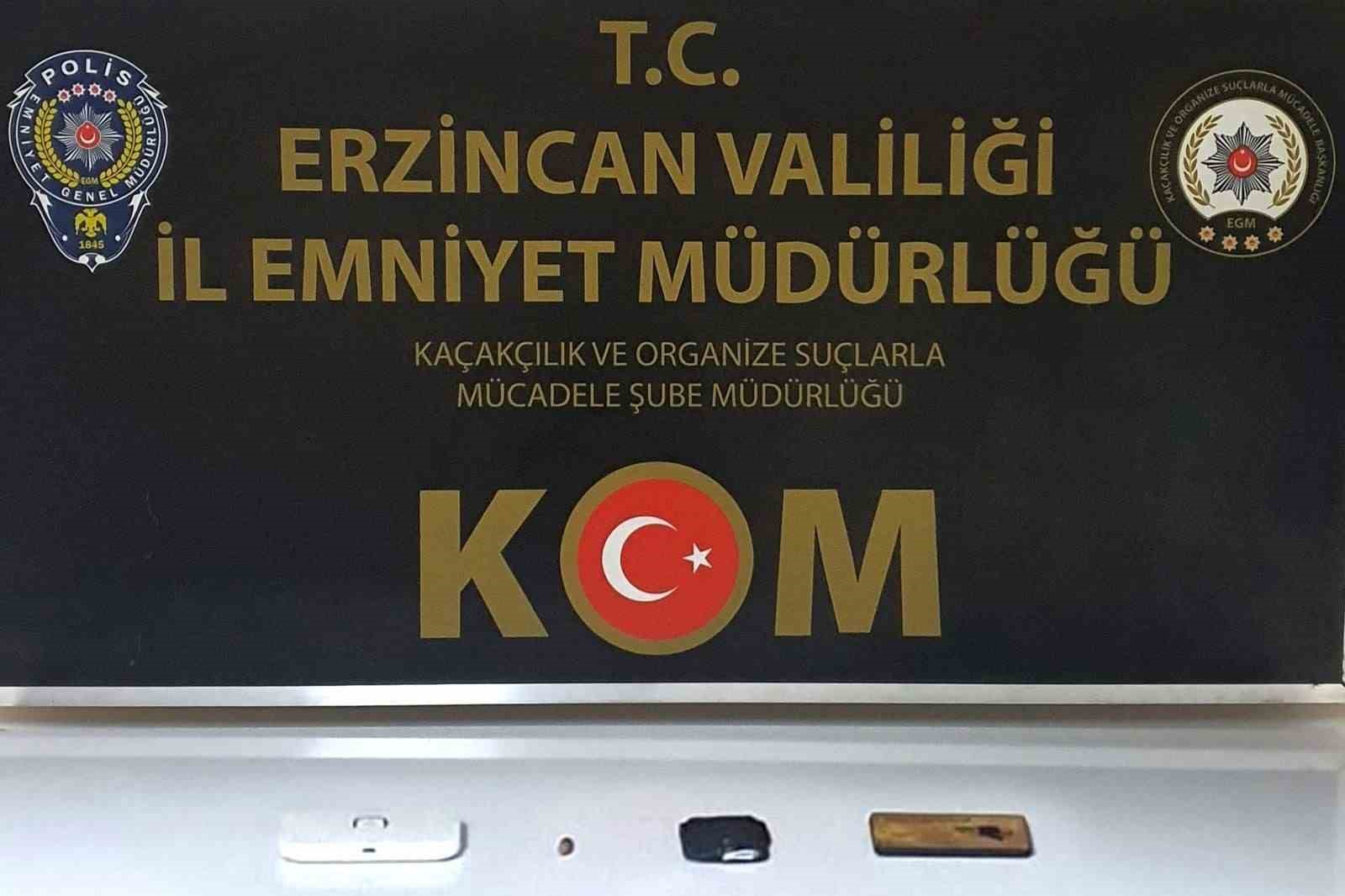 Ehliyet sınavında kopya düzeneği ele geçirildi