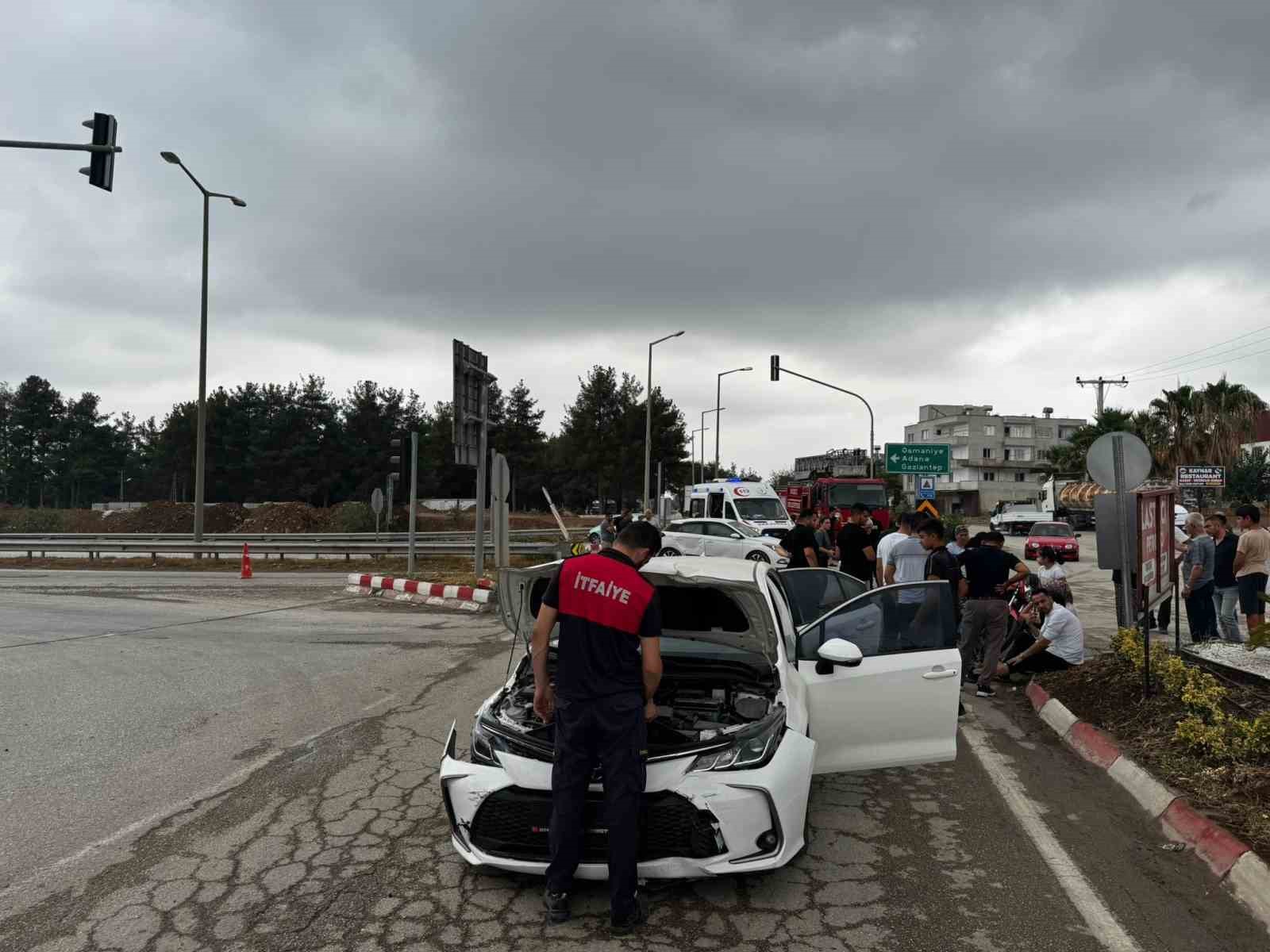 Osmaniye’de iki otomobil çarpıştı: 2 yaralı