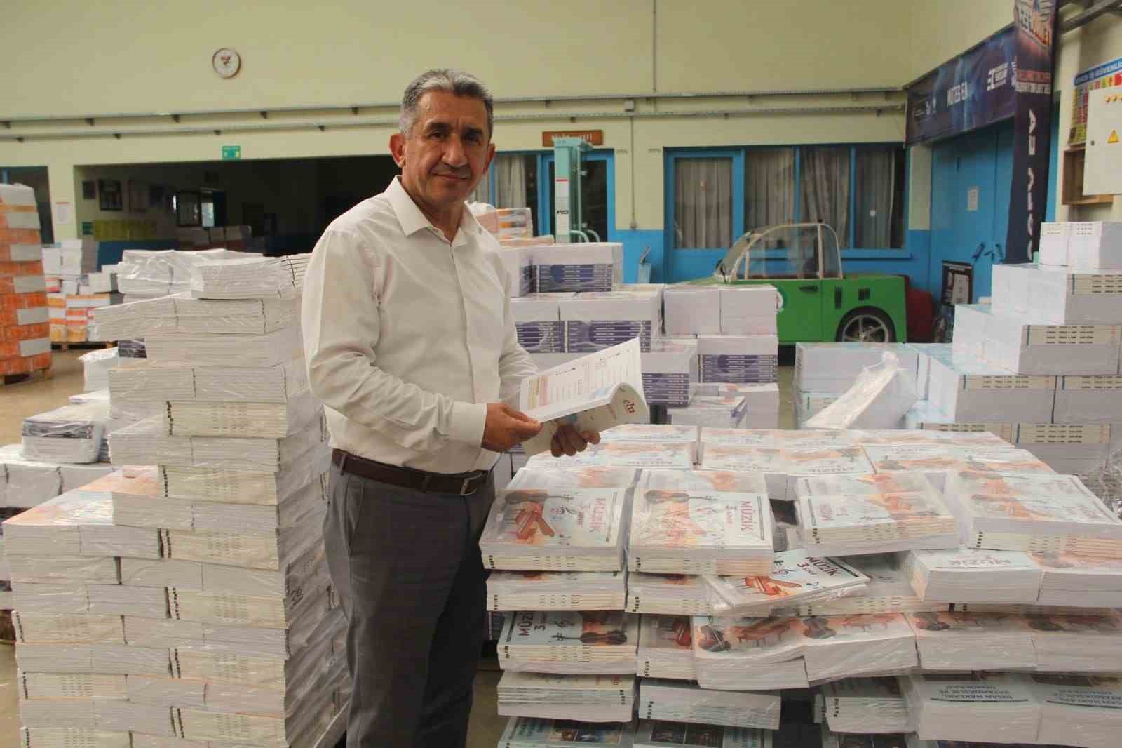 Muğla’da 262 bin 27 ücretsiz ders kitabı okullardaki yerlerini almak üzere yola çıktı