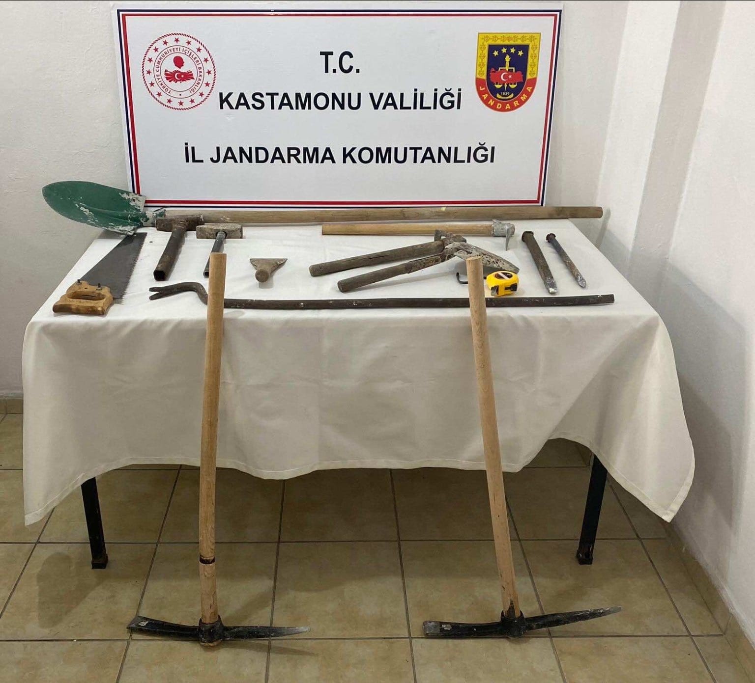 Kastamonu’da define avcılarına suç üstü baskın