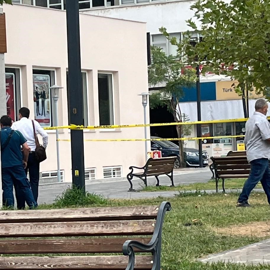 G&ouml;nen&rsquo;de bı&ccedil;aklı kavga: 1 &ouml;l&uuml;, 1 yaralı
