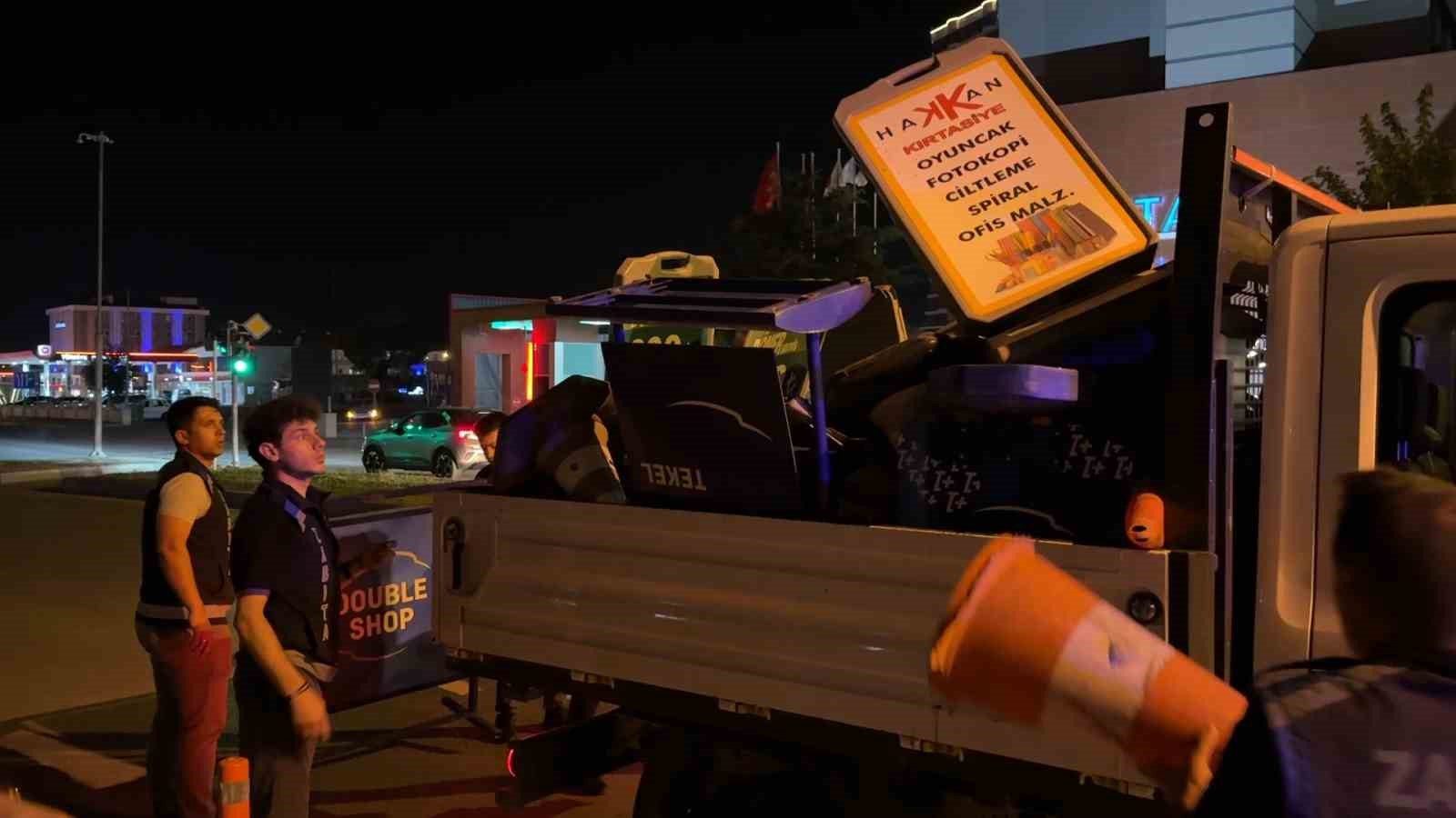 Çorum zabıtasından kaldırım işgallerine gece operasyonu