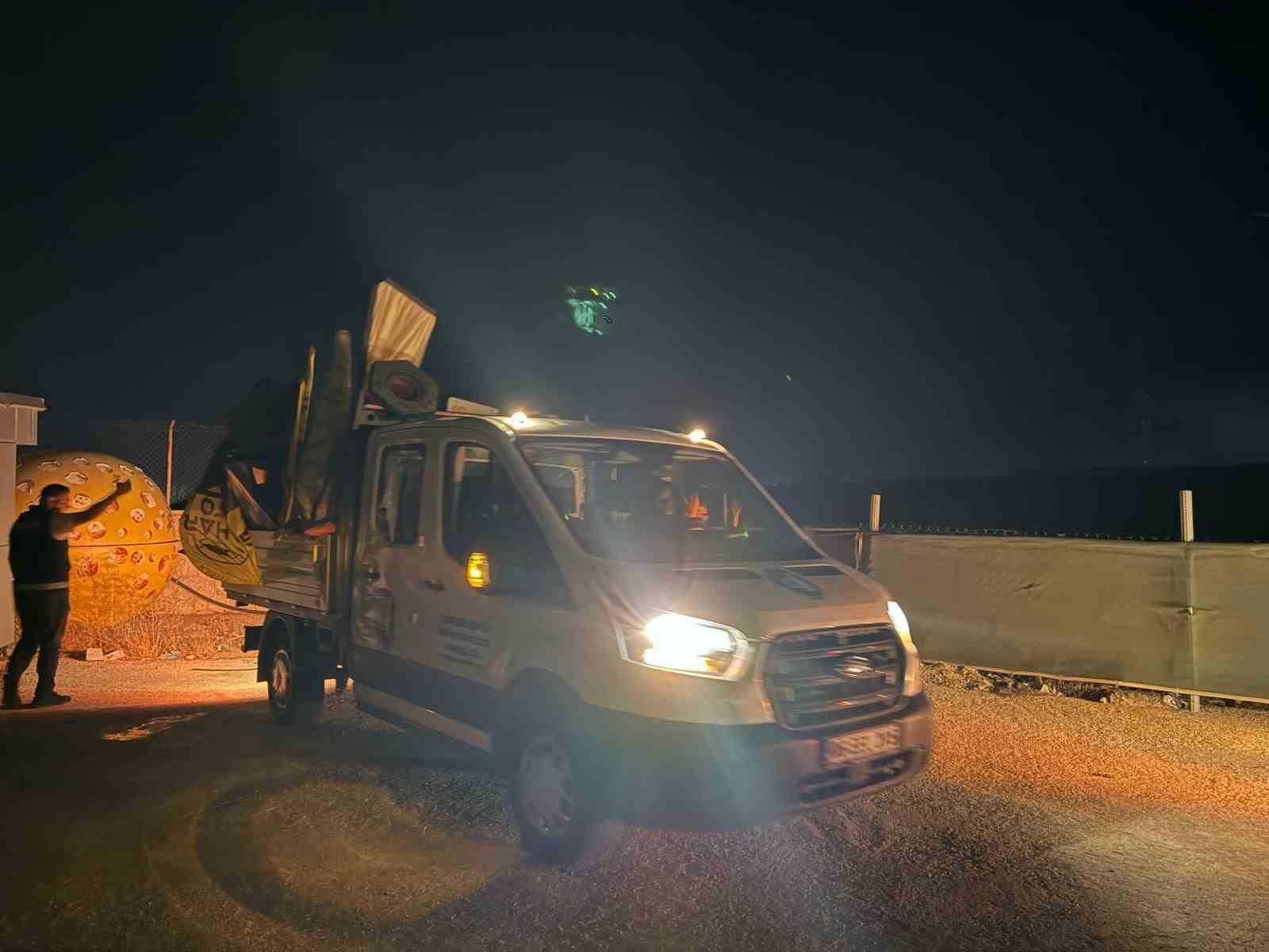 &Ccedil;orum zabıtasından kaldırım işgallerine gece operasyonu
