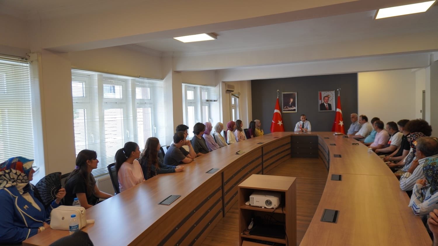 Osmancık&rsquo;ta YKS&rsquo;de ilk 30 bine giren &ouml;ğrencilere &ouml;d&uuml;l
