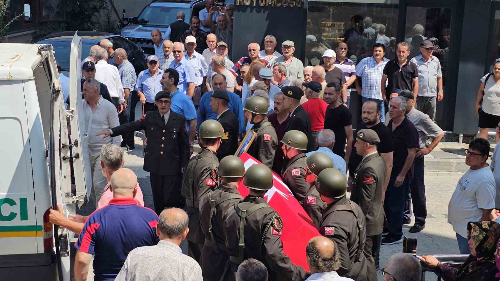 97 yaşında hayatını kaybeden Kore gazisi son yolculuğuna uğurlandı
