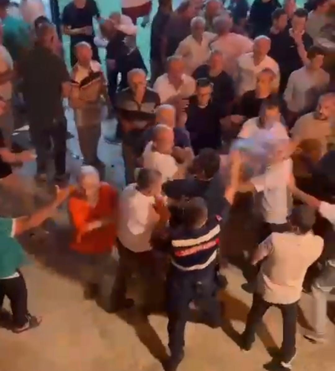 Rize&rsquo;de birlik ve beraberlik ma&ccedil;ında kavga &ccedil;ıktı
