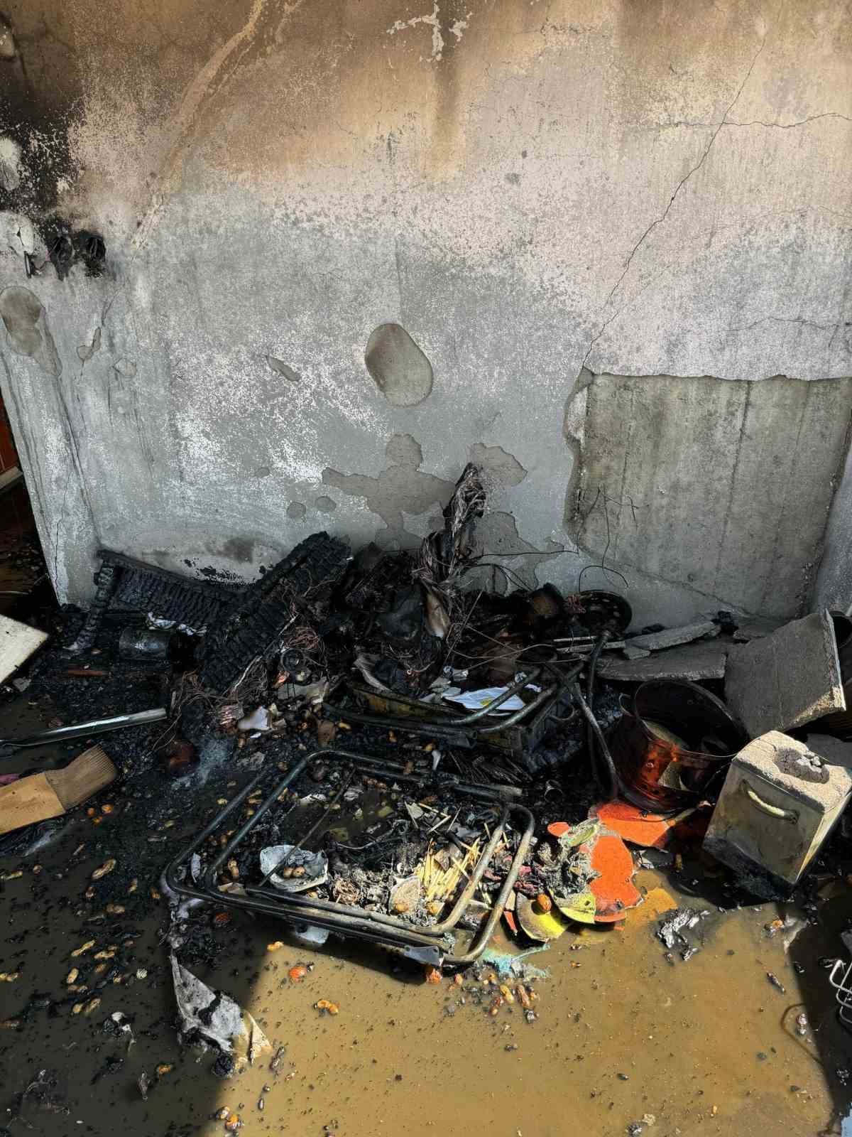 Kahramanmaraş&rsquo;ta apartman yangını
