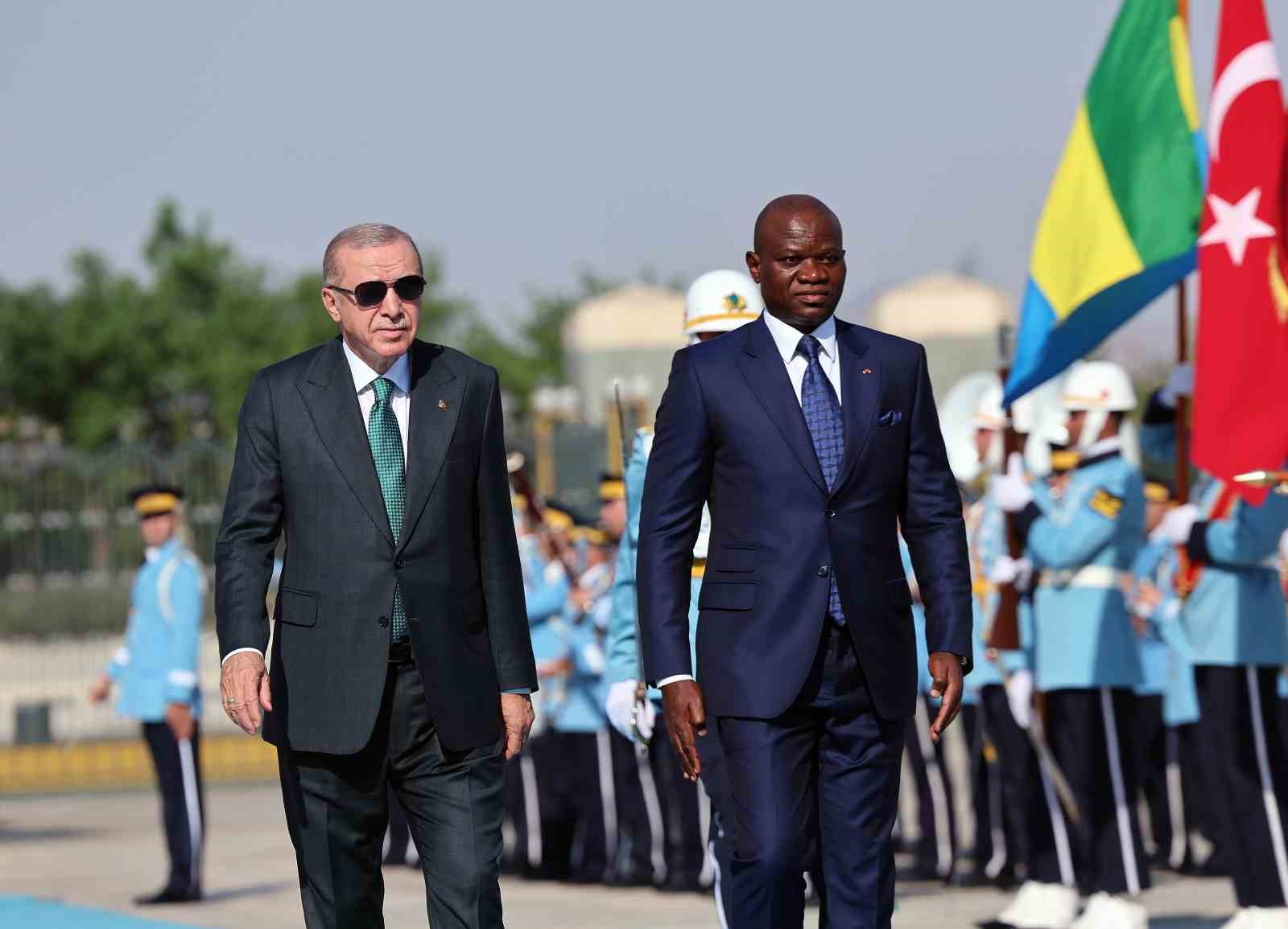 Cumhurbaşkanı Erdoğan, Gabon Cumhurbaşkanı Nguema’yı törenle karşıladı