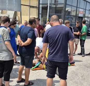 Bandırma&rsquo;da otomobil ile motorlu bisiklet &ccedil;arpıştı: 2 yaralı
