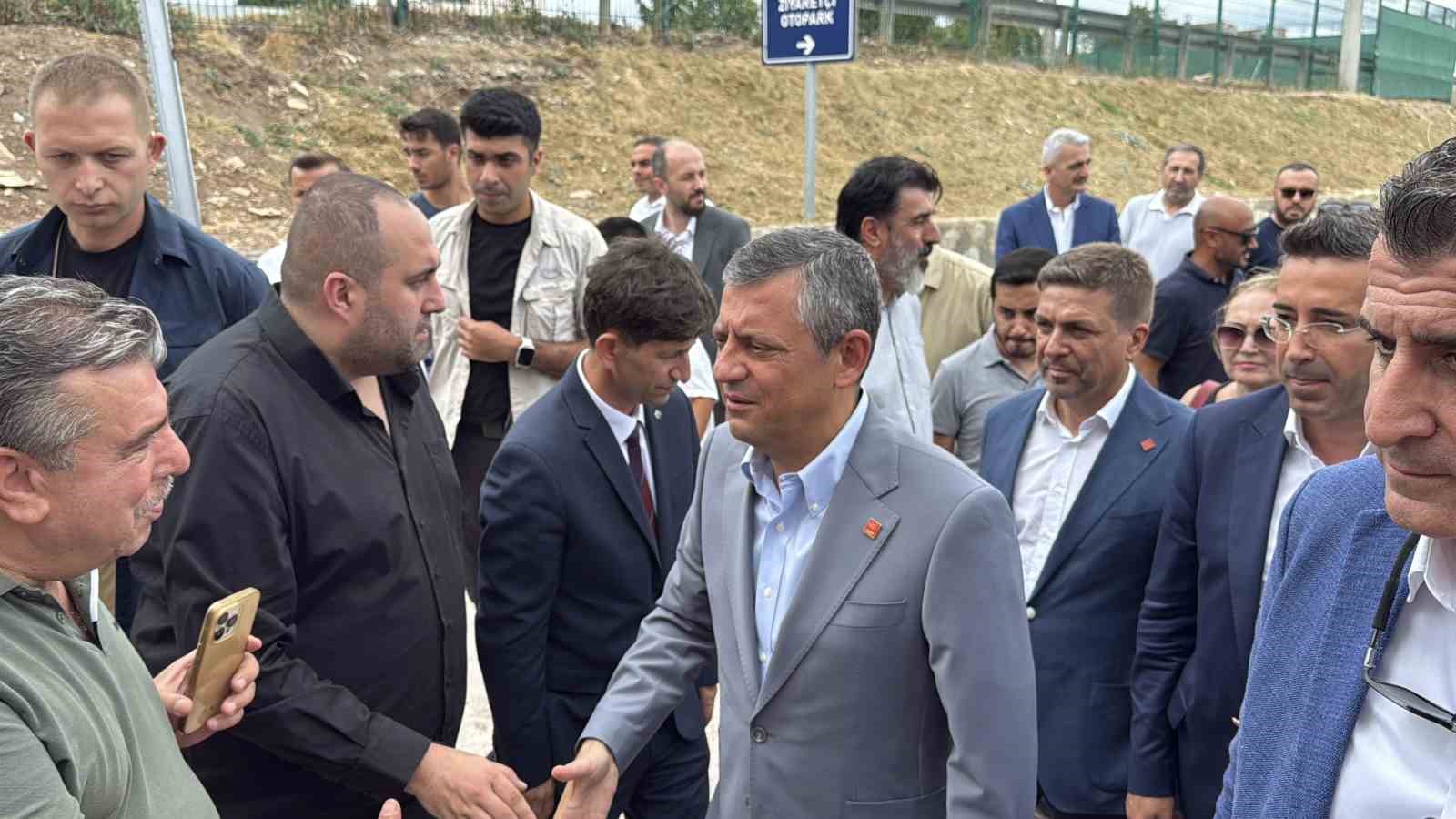 CHP Genel Başkanı &Ouml;zel: "Bir siyasi parti genel başkanının başka bir siyasi parti genel başkanını ziyaret etmesi ayıplanamaz"
