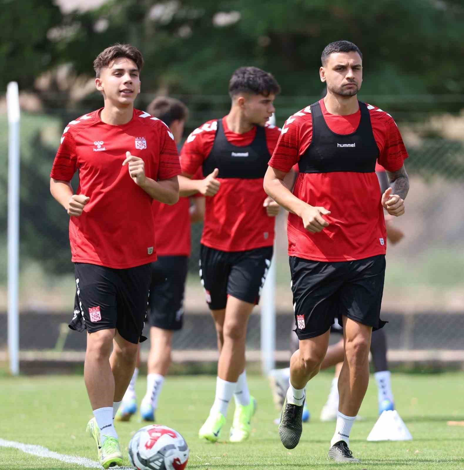 Sivasspor, Erzurumspor FK ma&ccedil;ına hazırlanıyor
