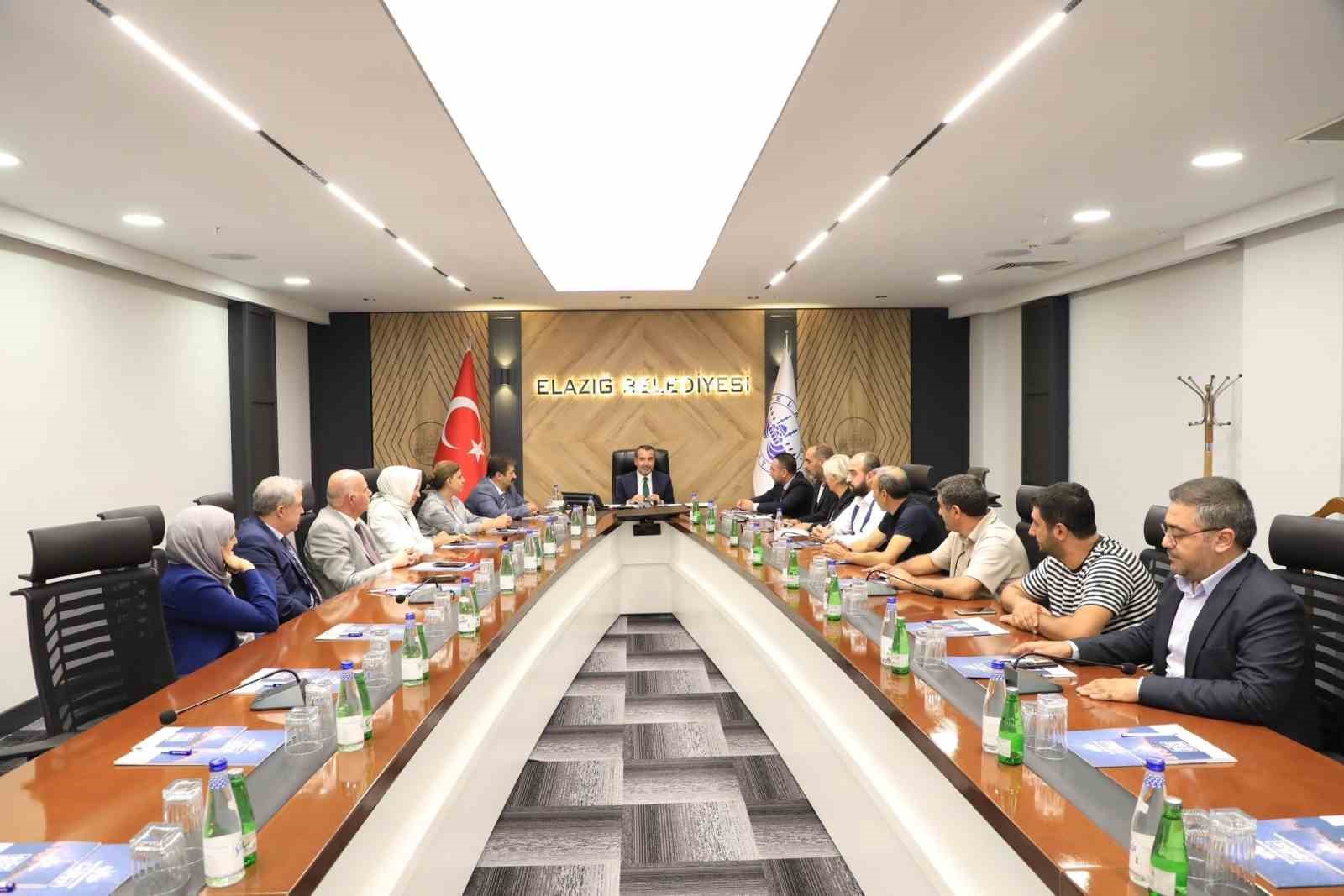 Başkan Şerifoğulları&rsquo;ndan personele, y&uuml;zde 35&rsquo;lik zam
