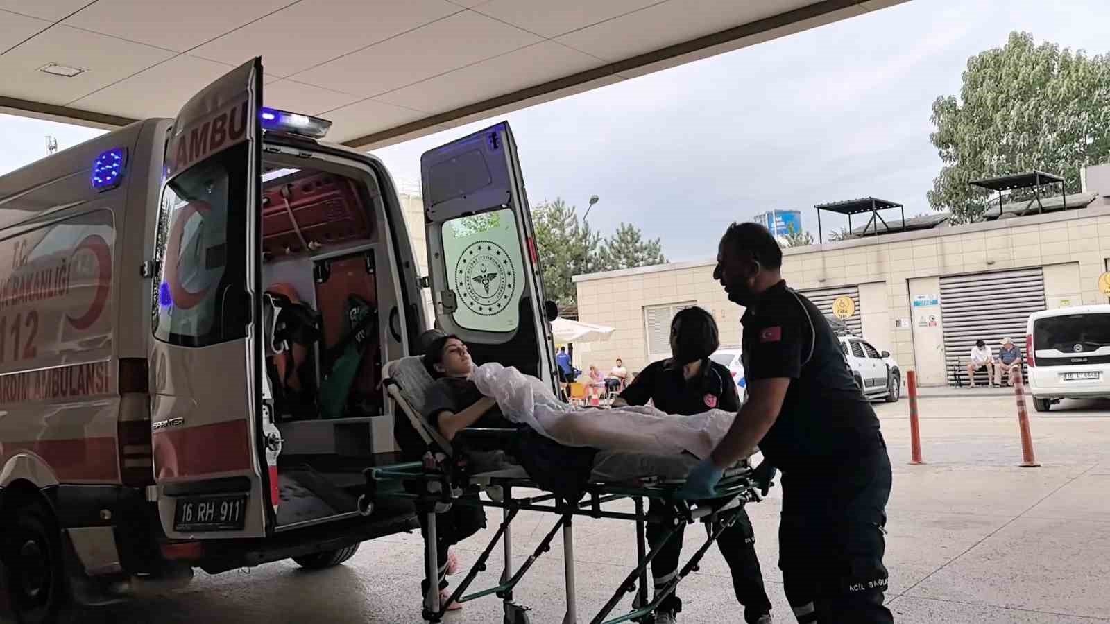 Üzerine sıcak su dökülen market çalışanı hastanelik oldu