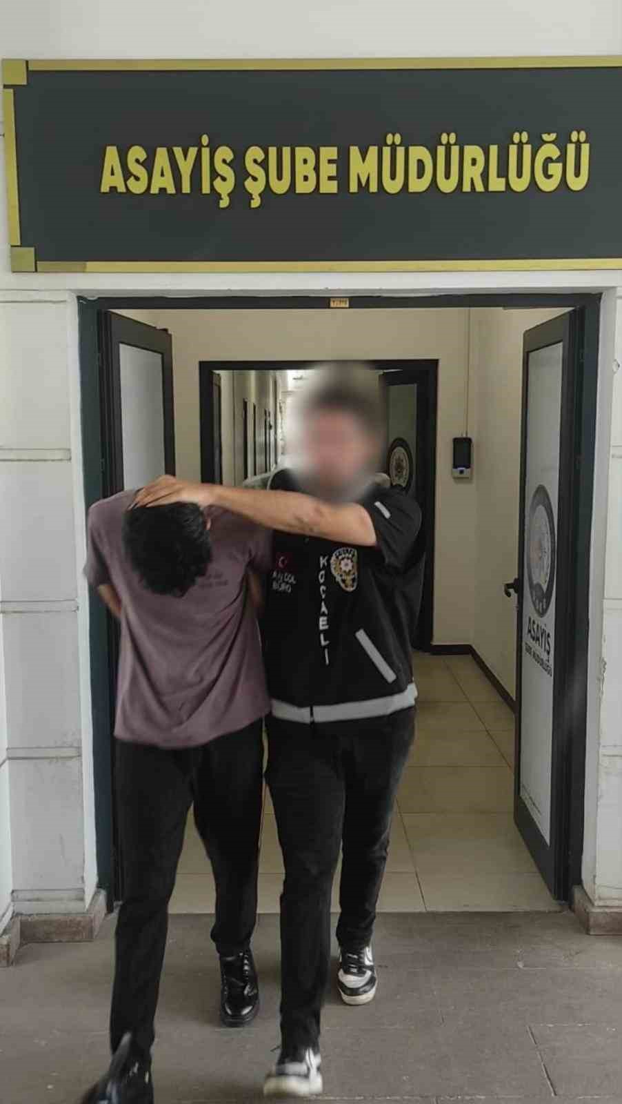 Telefon dolandırıcıları 85 bin 400 dolar ile yakalandı
