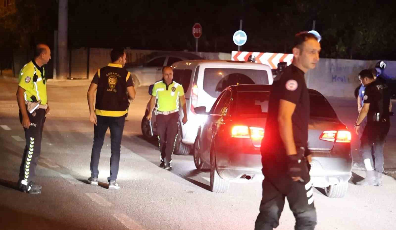 Aksaray’da araçlar ve şahıslar didik didik arandı