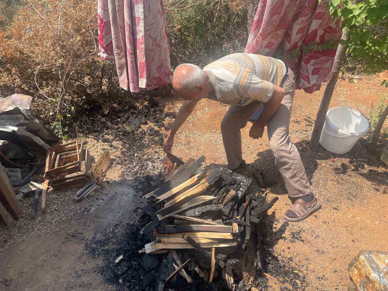 Bursa’daki yangında 300 kovan arı telef oldu