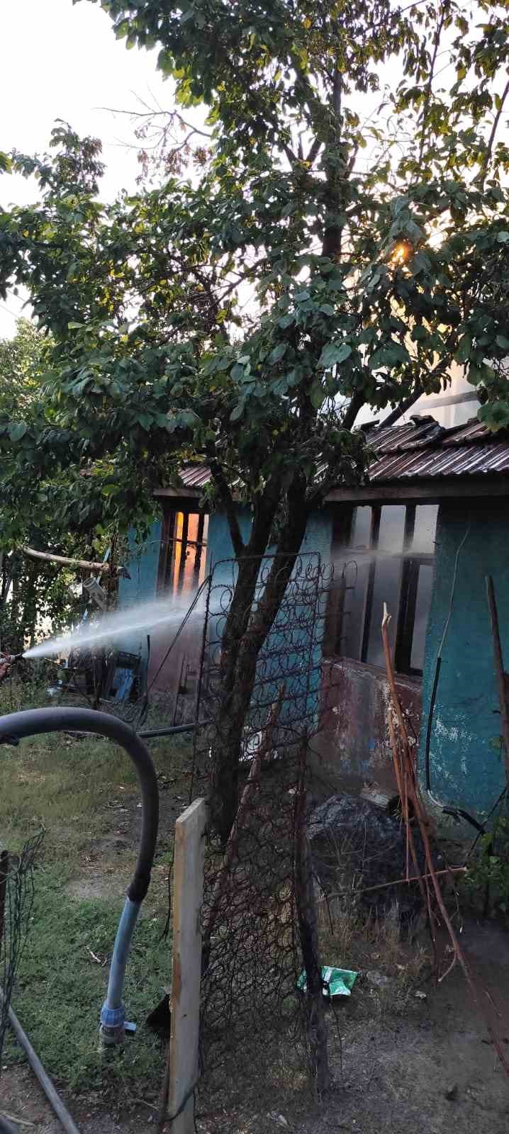 &Ccedil;orum&rsquo;da yanan ev kullanılmaz hale geldi
