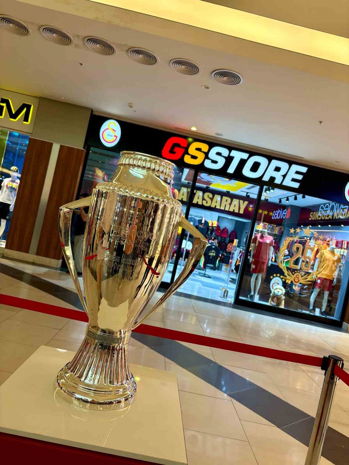 Şampiyonluk kupası Malatya’da taraftarla buluştu