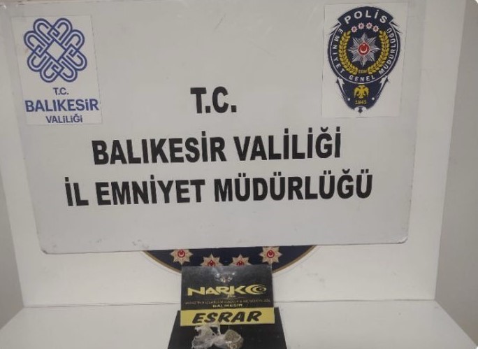 Balıkesir’de uyuşturucu taciri 3 şahıs tutuklandı