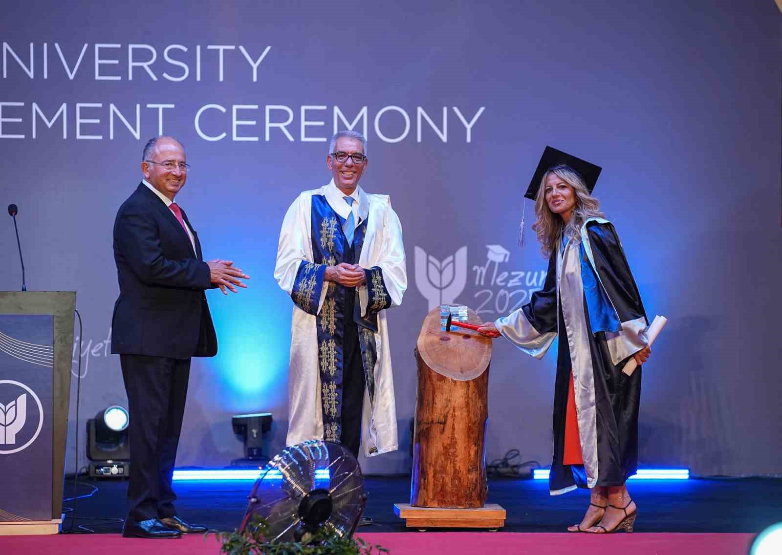 Çanakkale Boğazı’nı 45’inde yüzerek geçti, üniversiteyi 51’inde birincilikle bitirdi