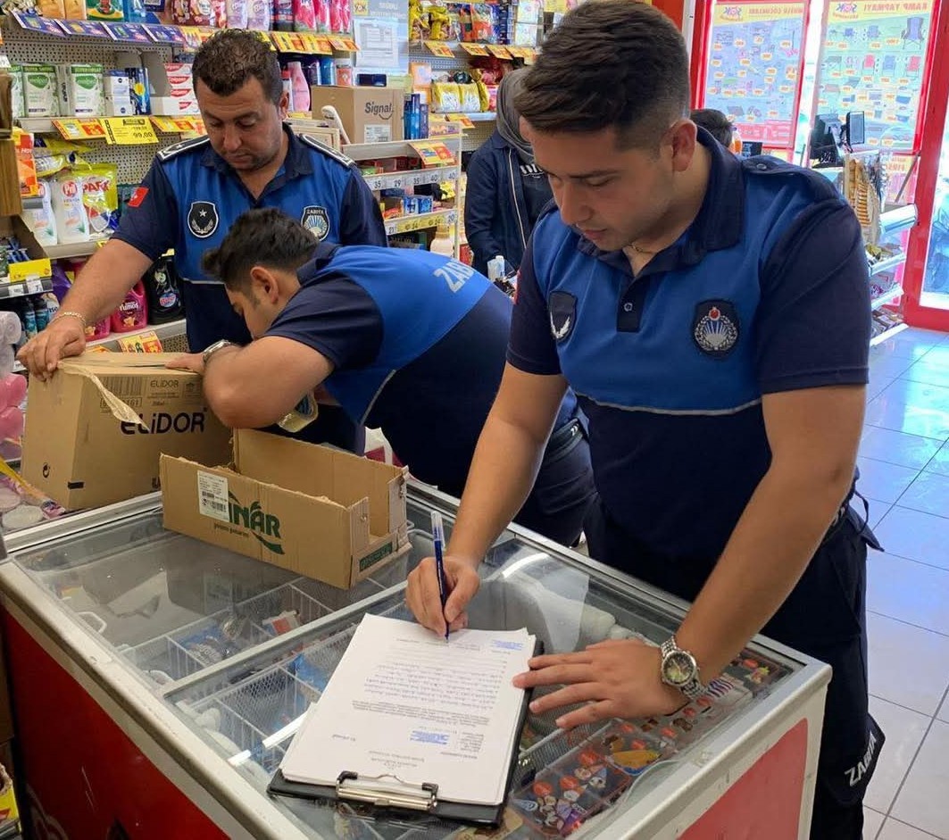 Dinar’da marketlere yönelik denetim