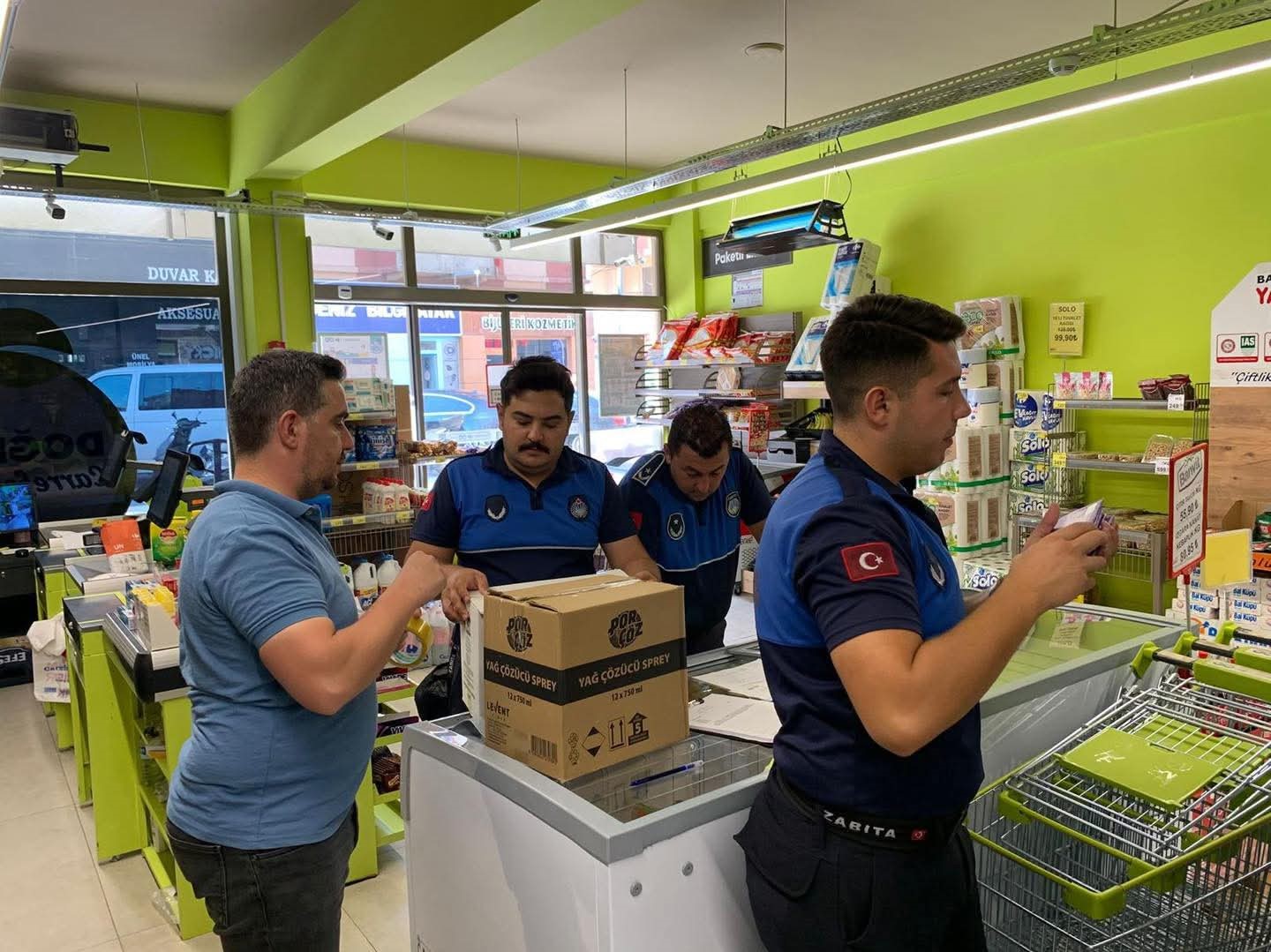 Dinar’da marketlere yönelik denetim