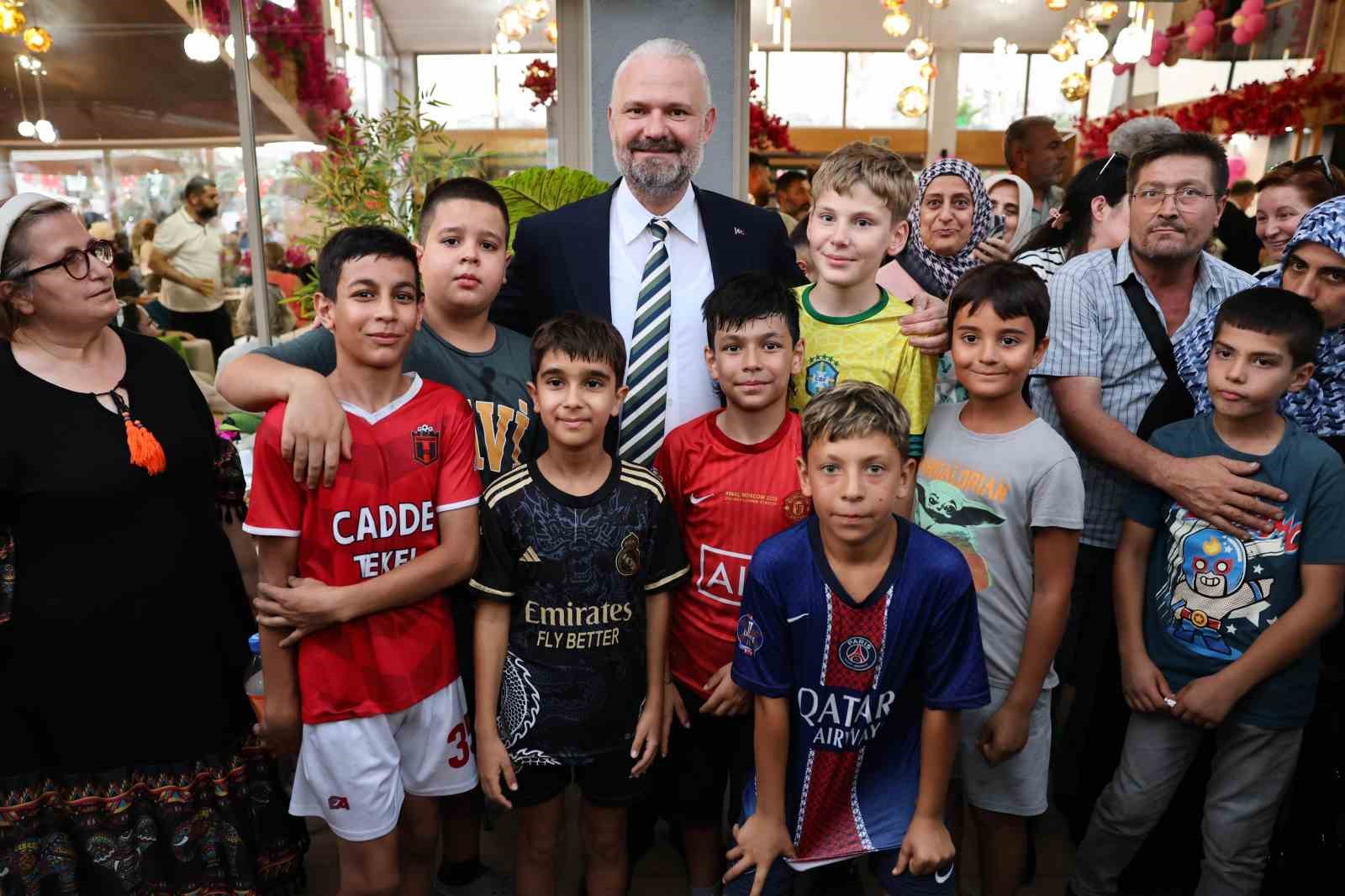 Menemen Belediyesi Aynısefa Sosyal Tesisleri t&ouml;renle a&ccedil;ıldı
