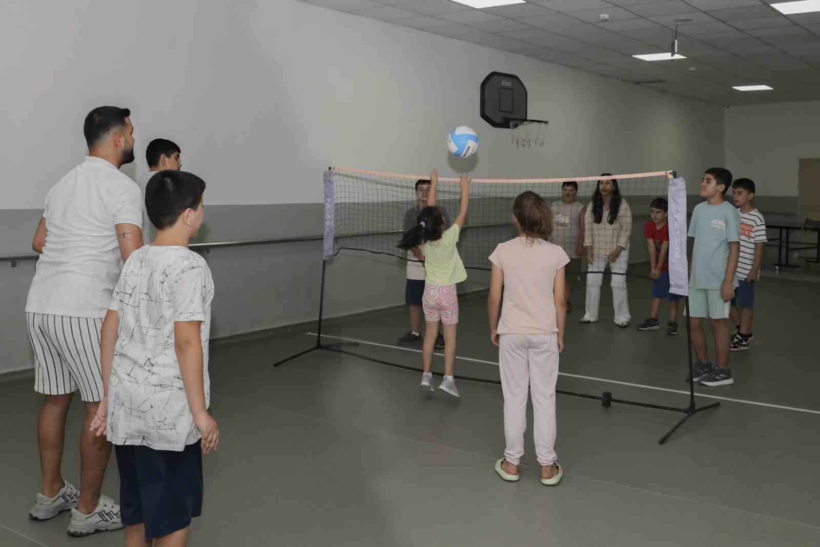 Mersinde zel bireyler iin yaz boyu spor destei
