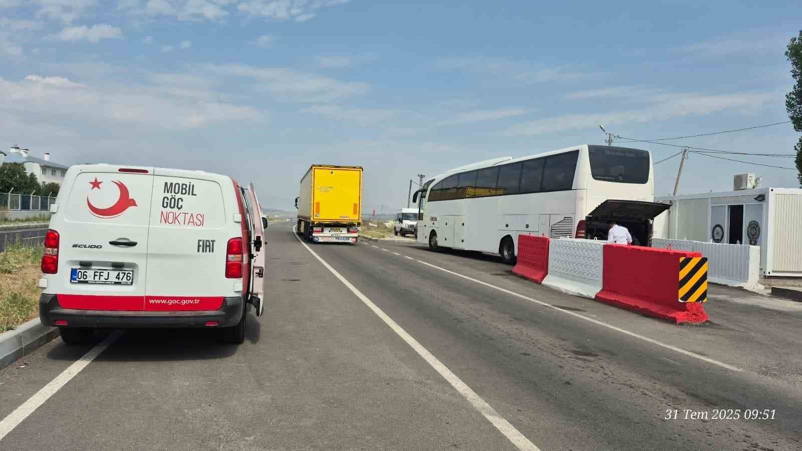 Kars’ta Göç İdaresi Müdürlüğü’nden yol uygulaması