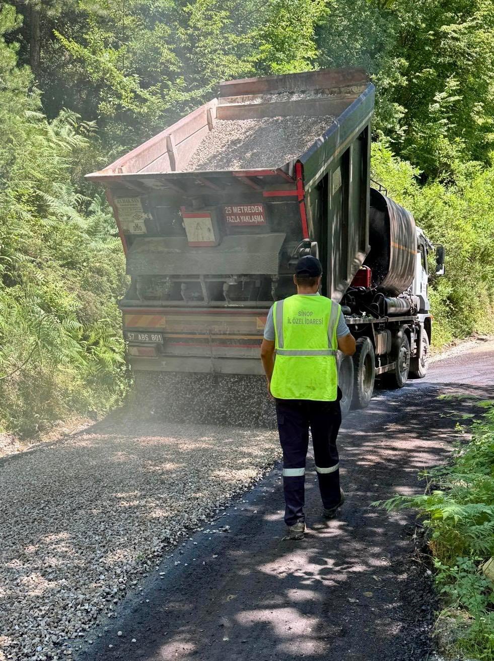 Sinop&rsquo;ta 115 kilometrelik k&ouml;y yolu asfaltlandı
