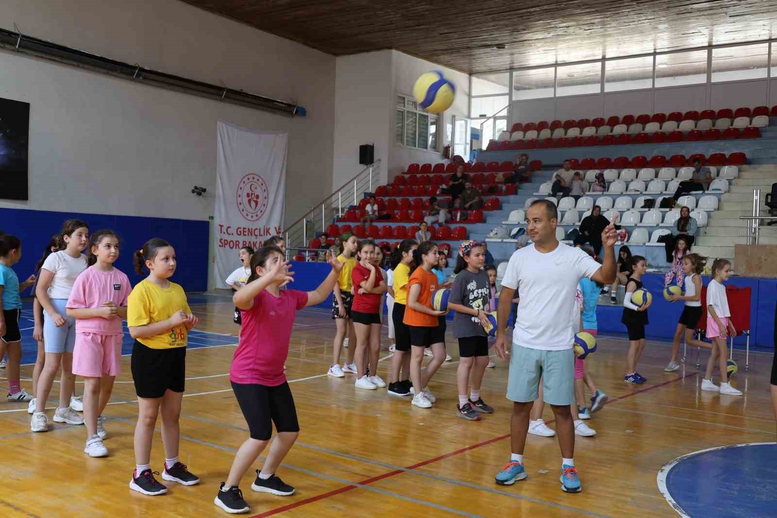 Bilecik’te yaz voleybolu devam ediyor