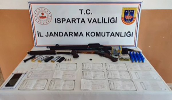 Isparta&rsquo;da tefecilik operasyonu: 15 adet imzalı senet ele ge&ccedil;irildi
