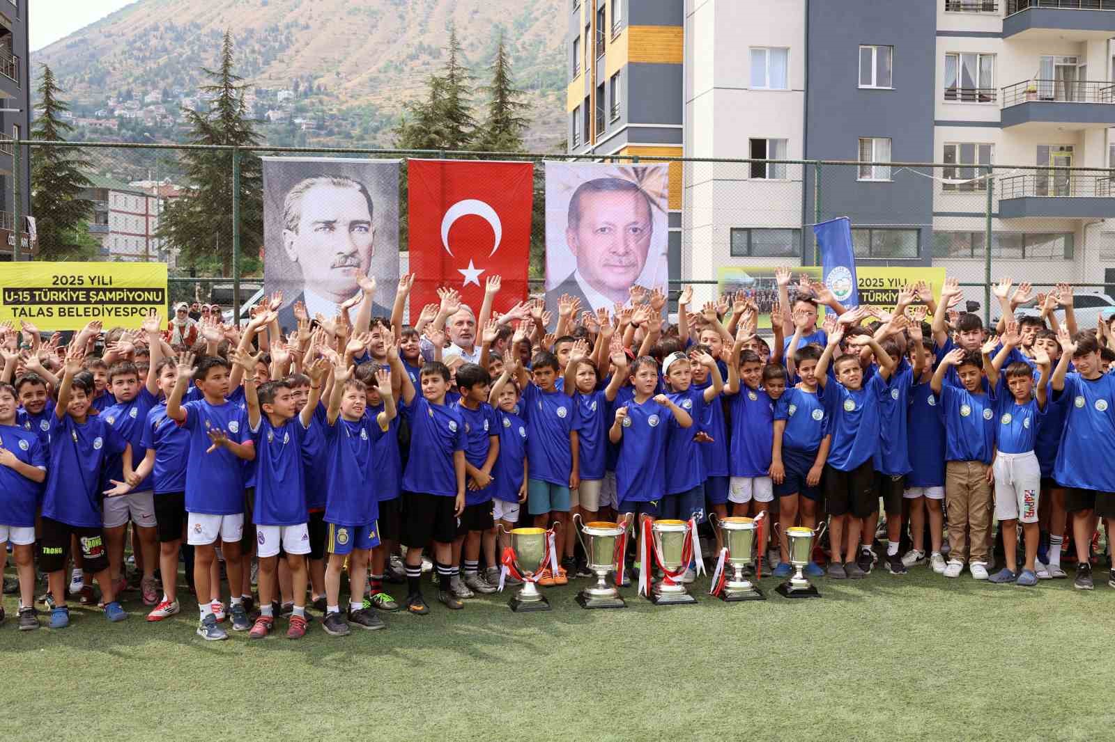 Talas’ta yaz spor okulu görkemli finalle tamamlandı
