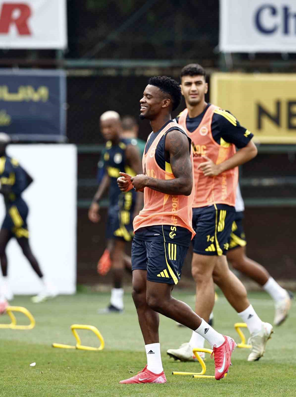 Fenerbahçe’de Feyenoord maçı hazırlıkları başladı
