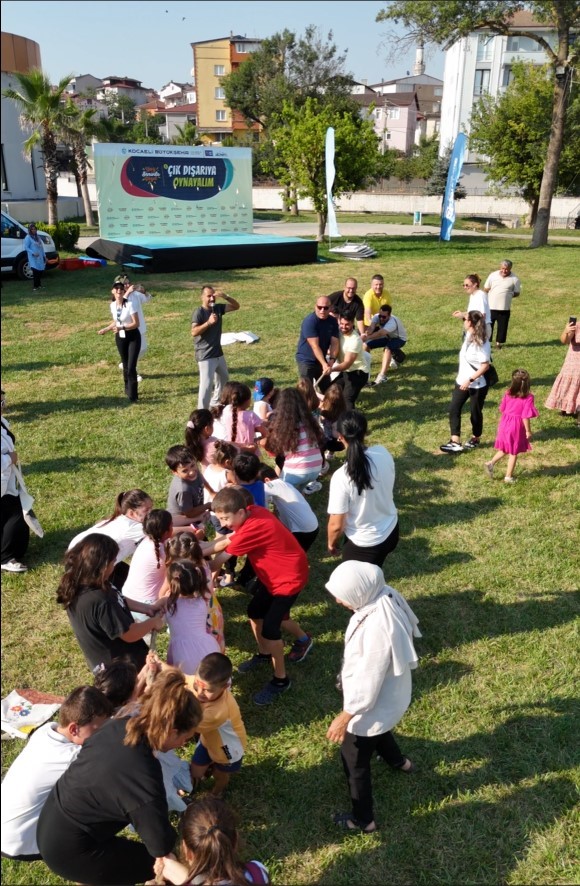 Kandıra&rsquo;da &ccedil;ocuklar doyasıya eğlendi
