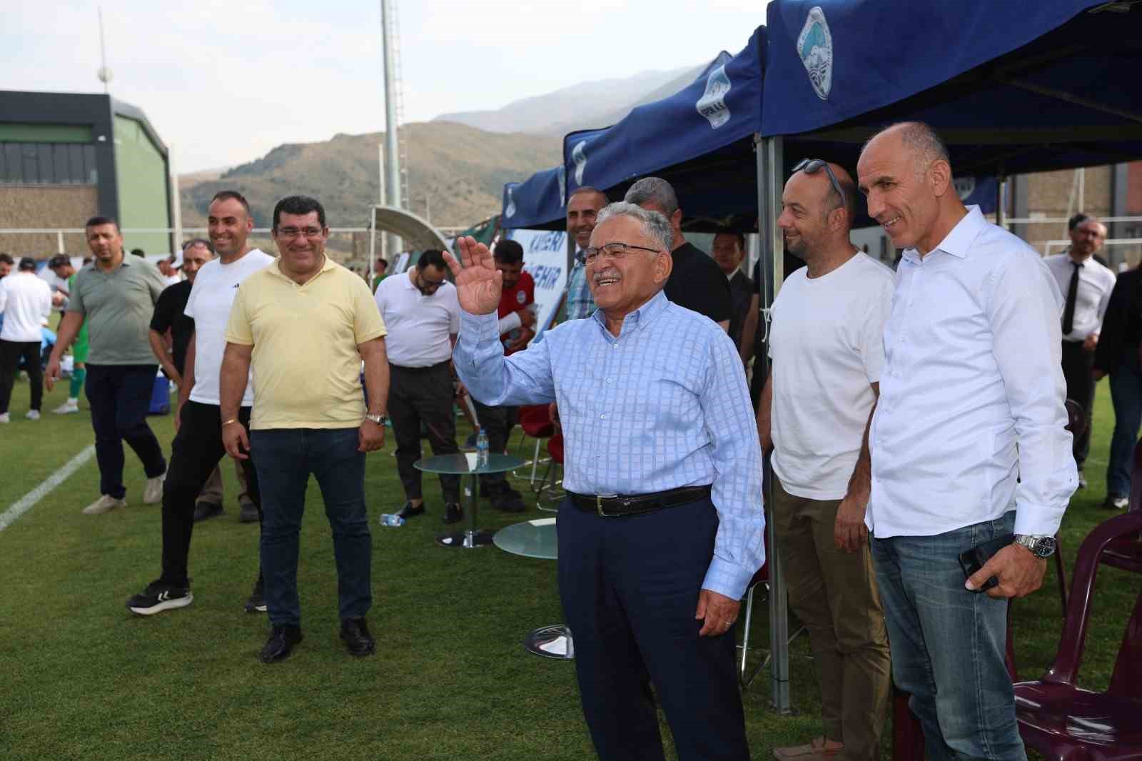 Başkan Büyükkılıç; Kayserispor - Alanyaspor hazırlık maçını izledi