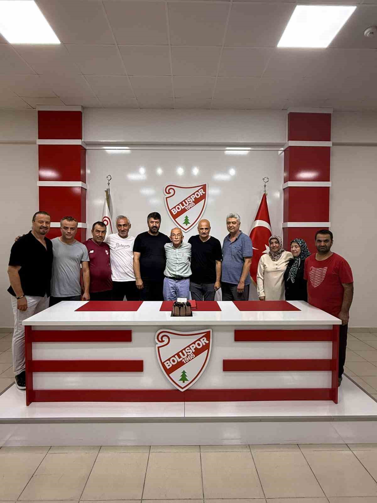 Boluspor’da 20 yıl görev yapan kulüp müdürü emekli oldu