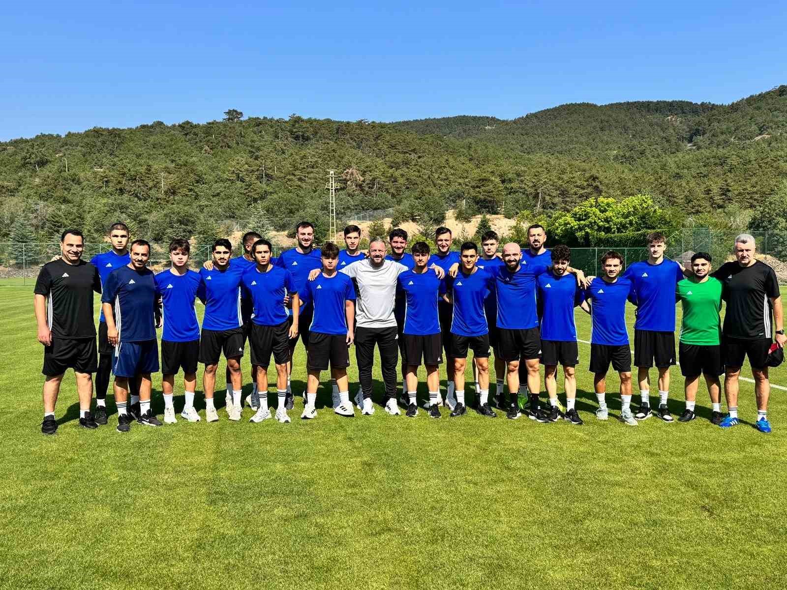 Anadolu Üniversitesi futbol takımı Kızılcahamam’da kampa girdi