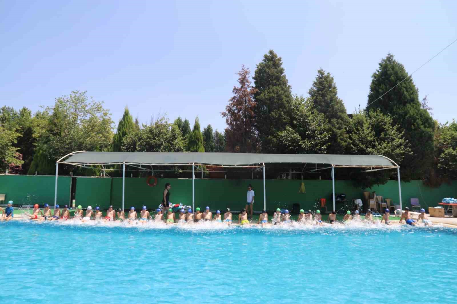 Turgutlu Belediyesi yüzme kursunda son kayıt tarihi 8 Ağustos