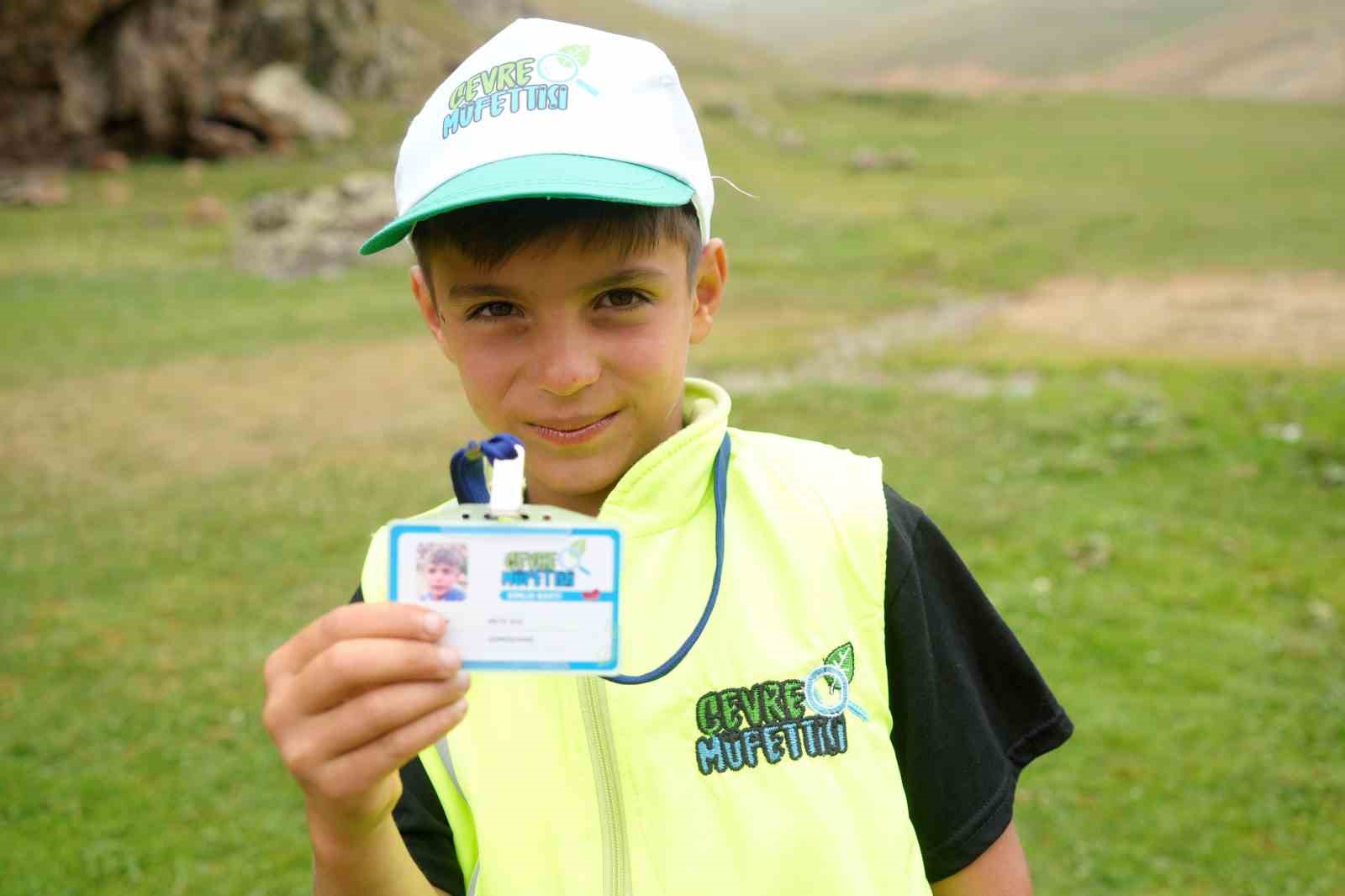 Bakan Kurum Taşköprü Yaylası’nı Mete ve Görkem kardeşlere emanet etti
