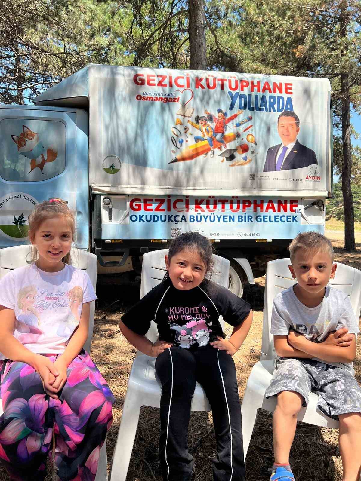 Gezici K&uuml;t&uuml;phane 1 yıldır yollarda
