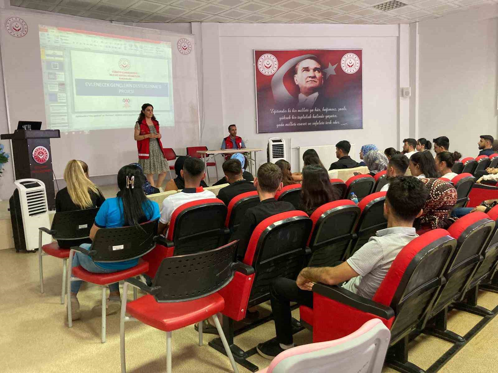 Besni&rsquo;de 16 &ccedil;ifte evlilik &ouml;ncesi eğitim verildi
