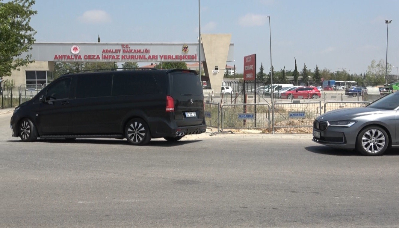 Kemal Kılı&ccedil;daroğlu, Muhittin B&ouml;cek&rsquo;i ziyaret etti
