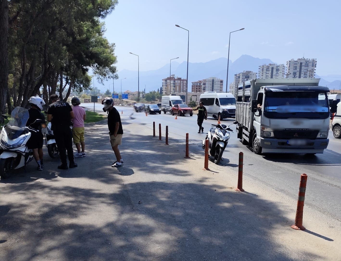 Antalya&rsquo;da motosikletlere sıkı denetim: 33 ara&ccedil; trafikten men edildi
