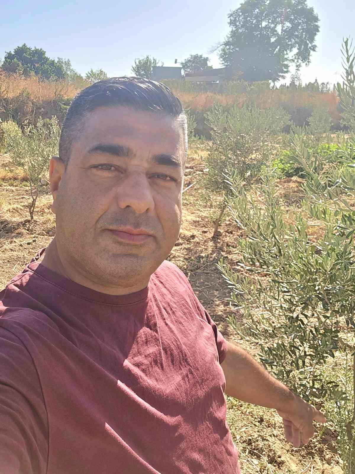 Manisa&rsquo;da zeytin bah&ccedil;esinde asırlık top mermisi bulundu
