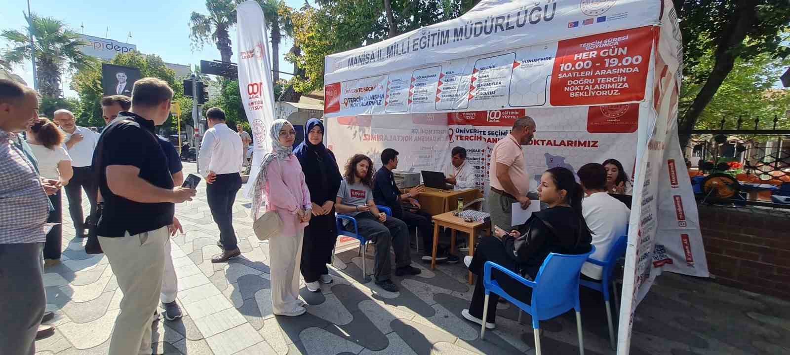Manisa’da YKS mobil tercih danışma noktaları kuruldu